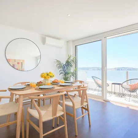 Dreamy Sea View Balcony Apartmán *